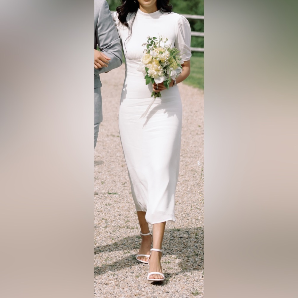 Dusk Dress in ivory by Reformation - excellent condition- worn once!! - Picture 9 of 10